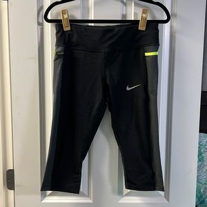 Nike Capri leggings with pockets